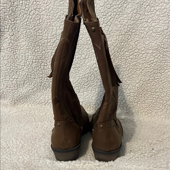 Coconuts by Matisse Brown Heeled Boots with Western Flair - Picture 2 of 4